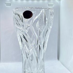 Gotham Calla Lillies 8” Crystal Vase.
